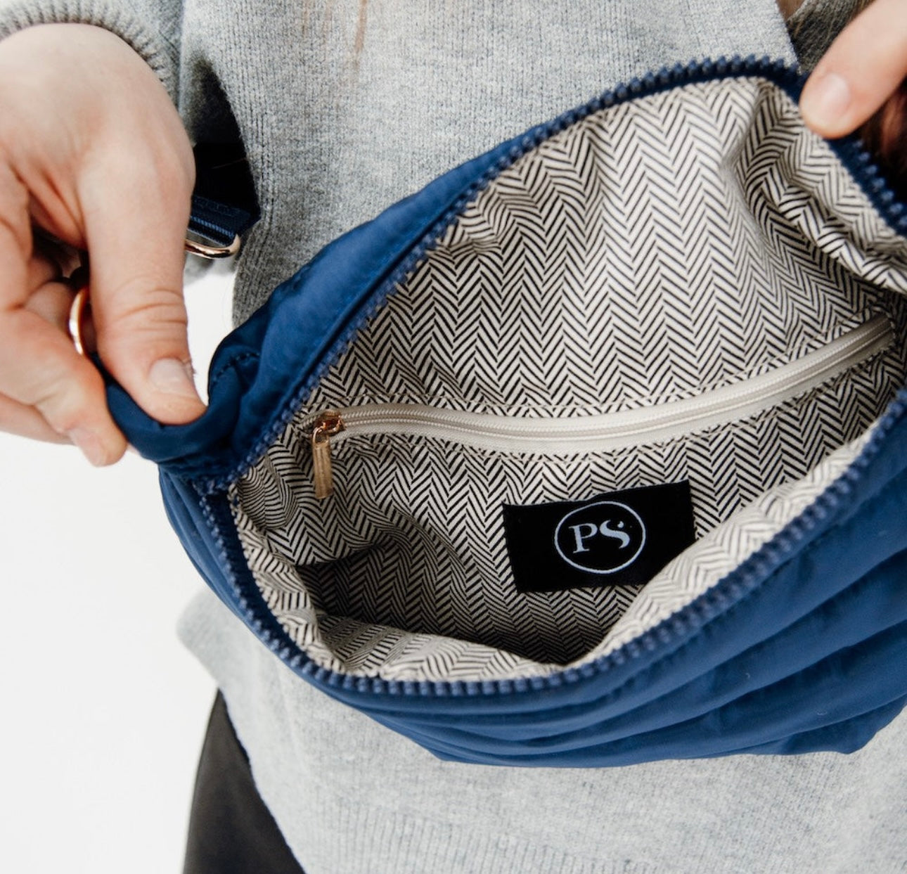 Puffer Belt Bag - Navy